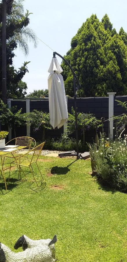 B&B 464 On 22Nd Ave Pretoria-Noord Exteriér fotografie